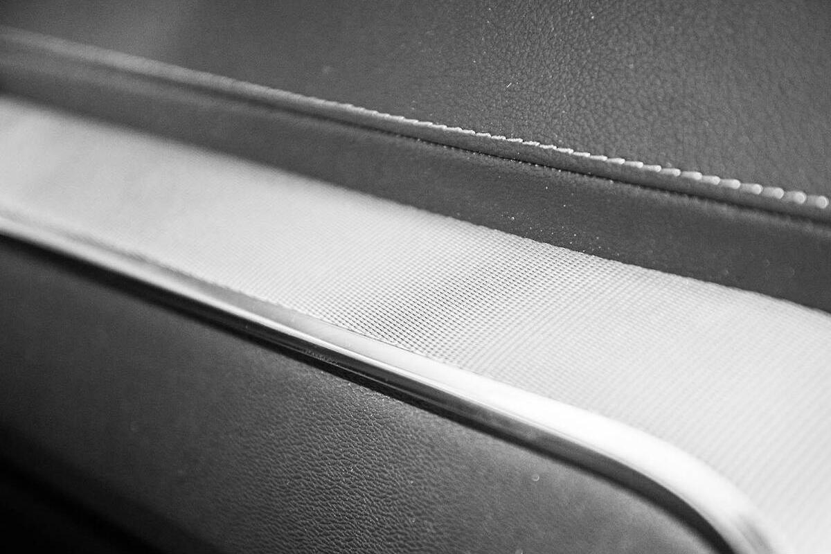 2024 Volvo S60 Recharge T8 Black Edition Auto AWD MY24 image 14