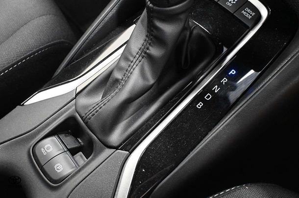 2024 Toyota Corolla Hatch Hybrid Ascent Sport image 14