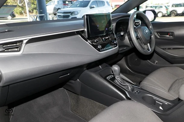 2024 Toyota Corolla Hatch Hybrid Ascent Sport image 7