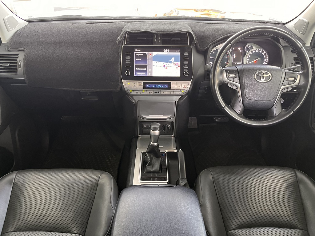 2022 Toyota Prado GXL image 13