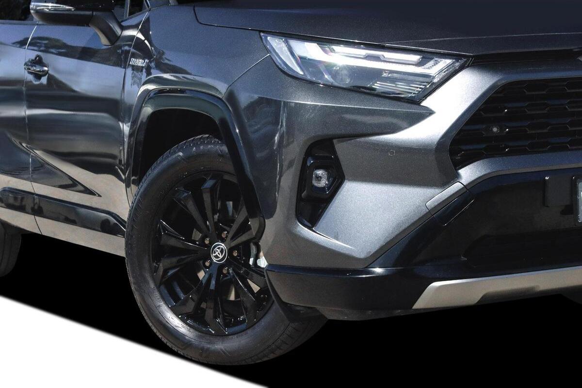 2024 Toyota RAV4 XSE Auto eFour image 19