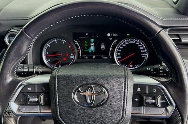 2022 Toyota LANDCRUISER Sahara ZX image 13