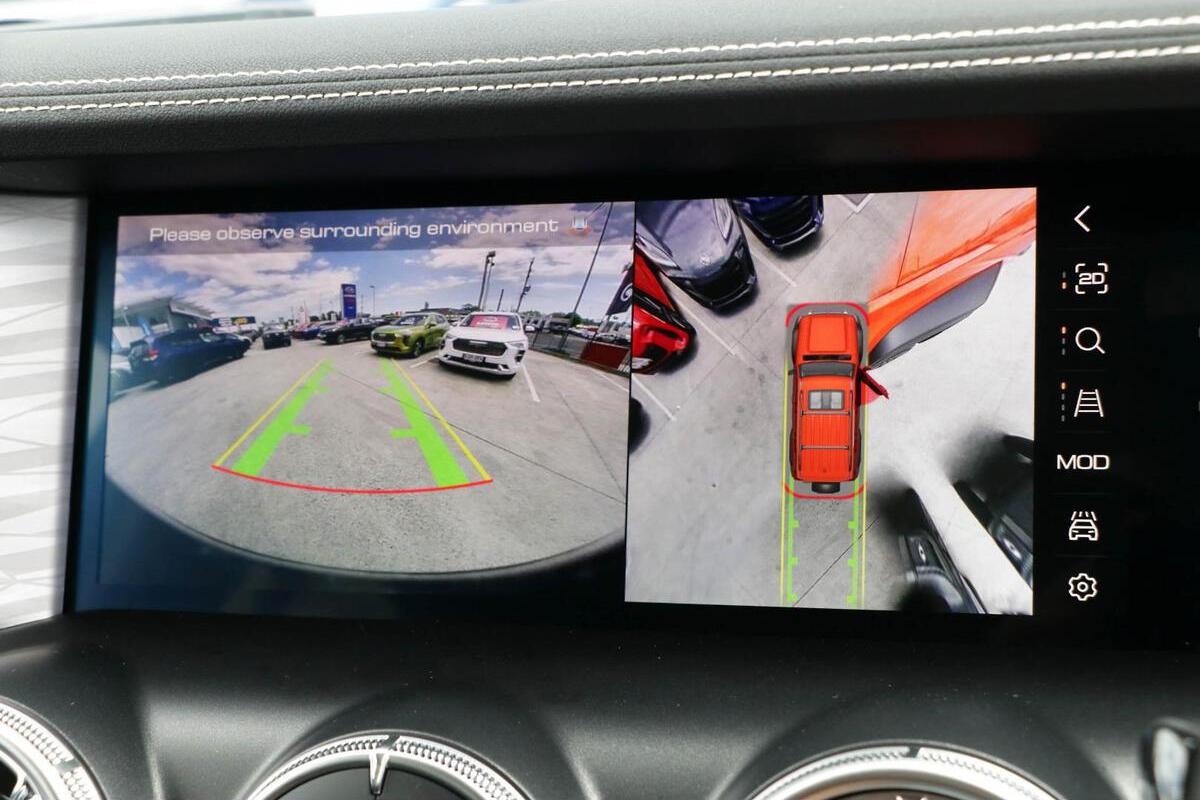 2024 GWM Tank 300 Lux Auto 4x4 image 13