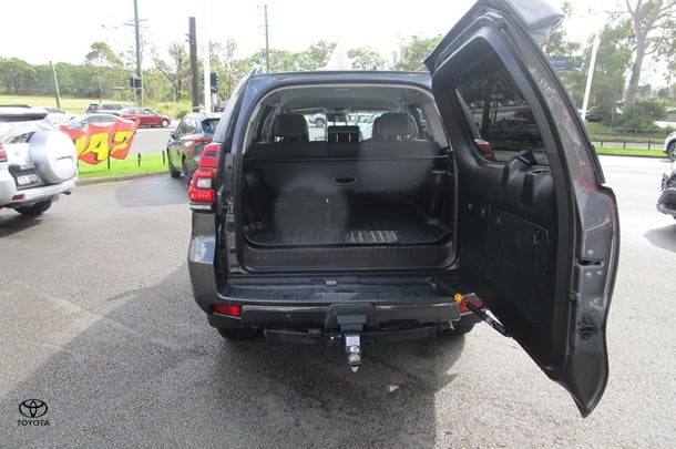 2021 Toyota Prado VX image 24