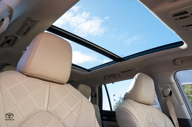 2021 TOYOTA Kluger Hybrid AWD GRANDE image 23