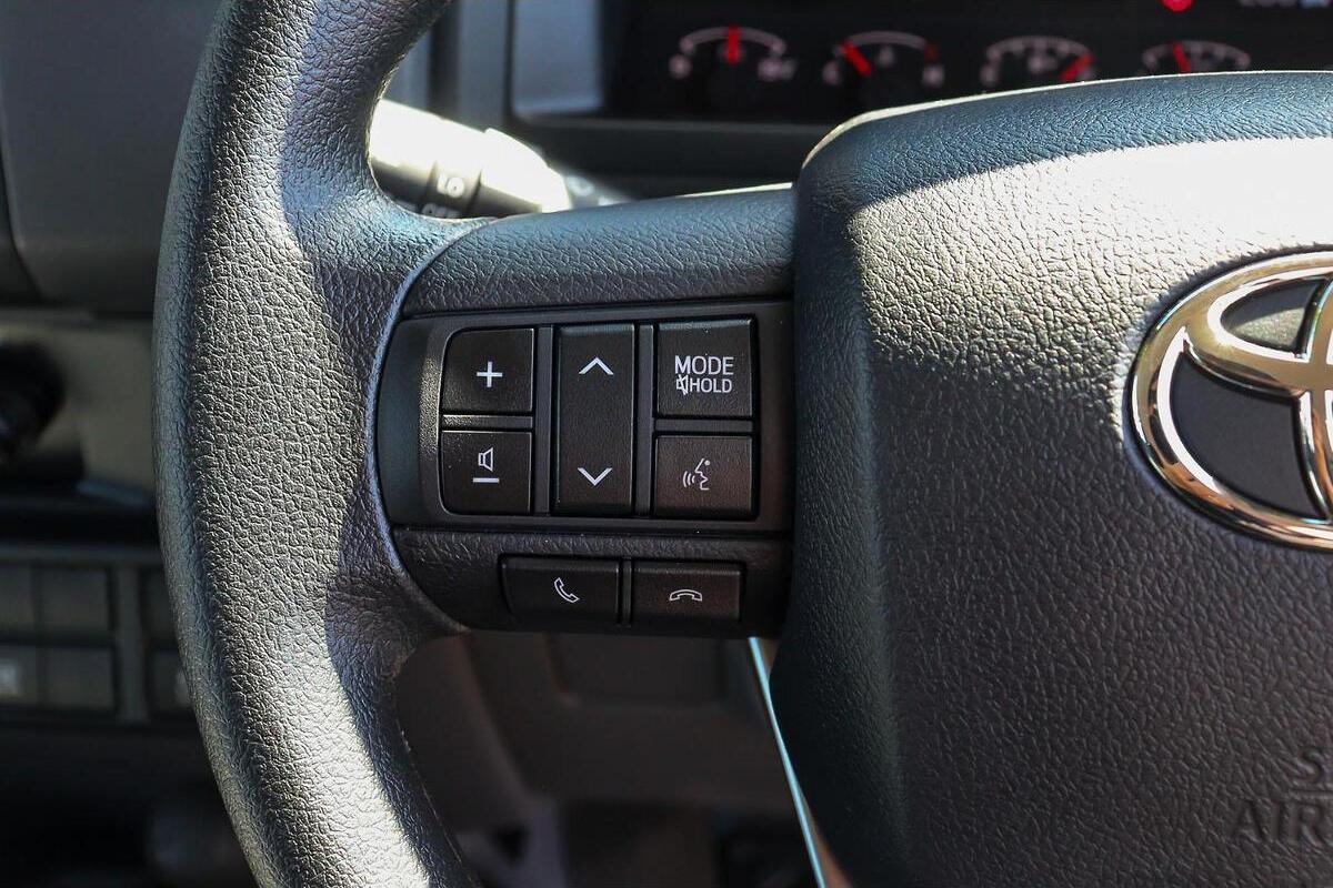 2024 Toyota Landcruiser GXL Manual 4x4 image 13