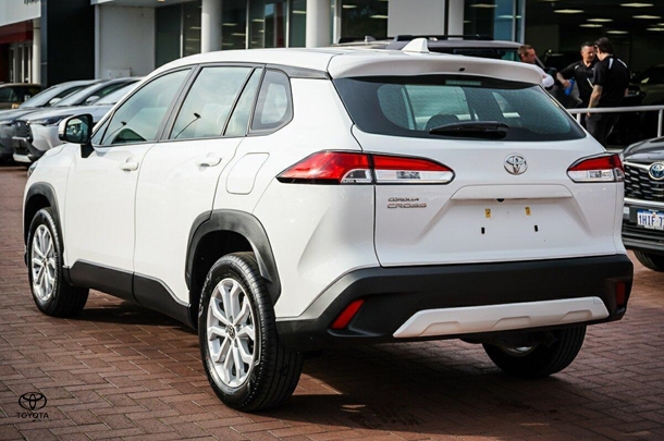 2024 Toyota Corolla Cross GX image 5