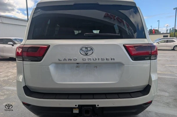 2023 Toyota Landcruiser VX image 5
