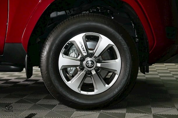 2024 Toyota Landcruiser GX image 7