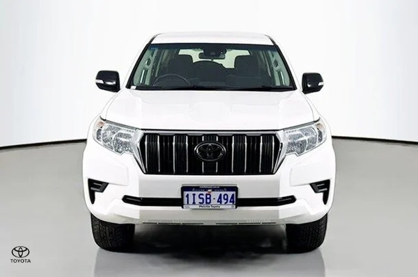 2023 Toyota Prado GX image 2