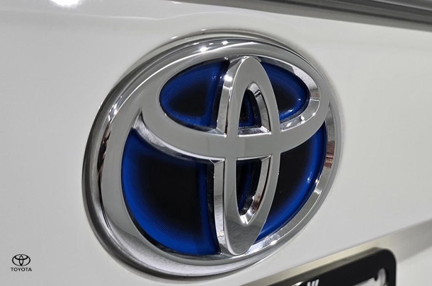 2024 Toyota RAV4 Hybrid Cruiser-AWD image 7