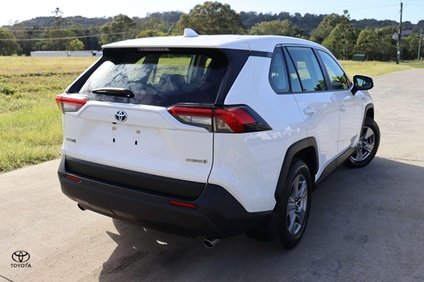 2023 Toyota RAV4 Hybrid GX AWD image 6