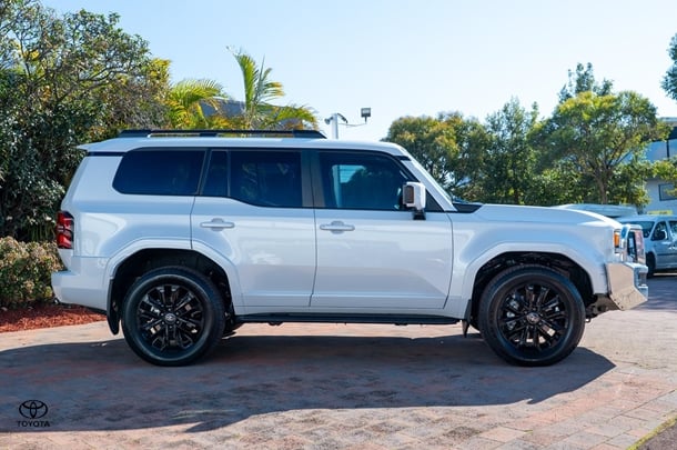 2024 TOYOTA Prado Kakadu image 2