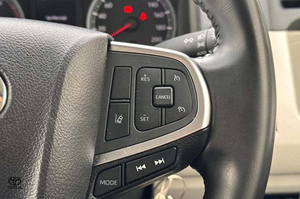 2021 Toyota HiAce LWB image 16