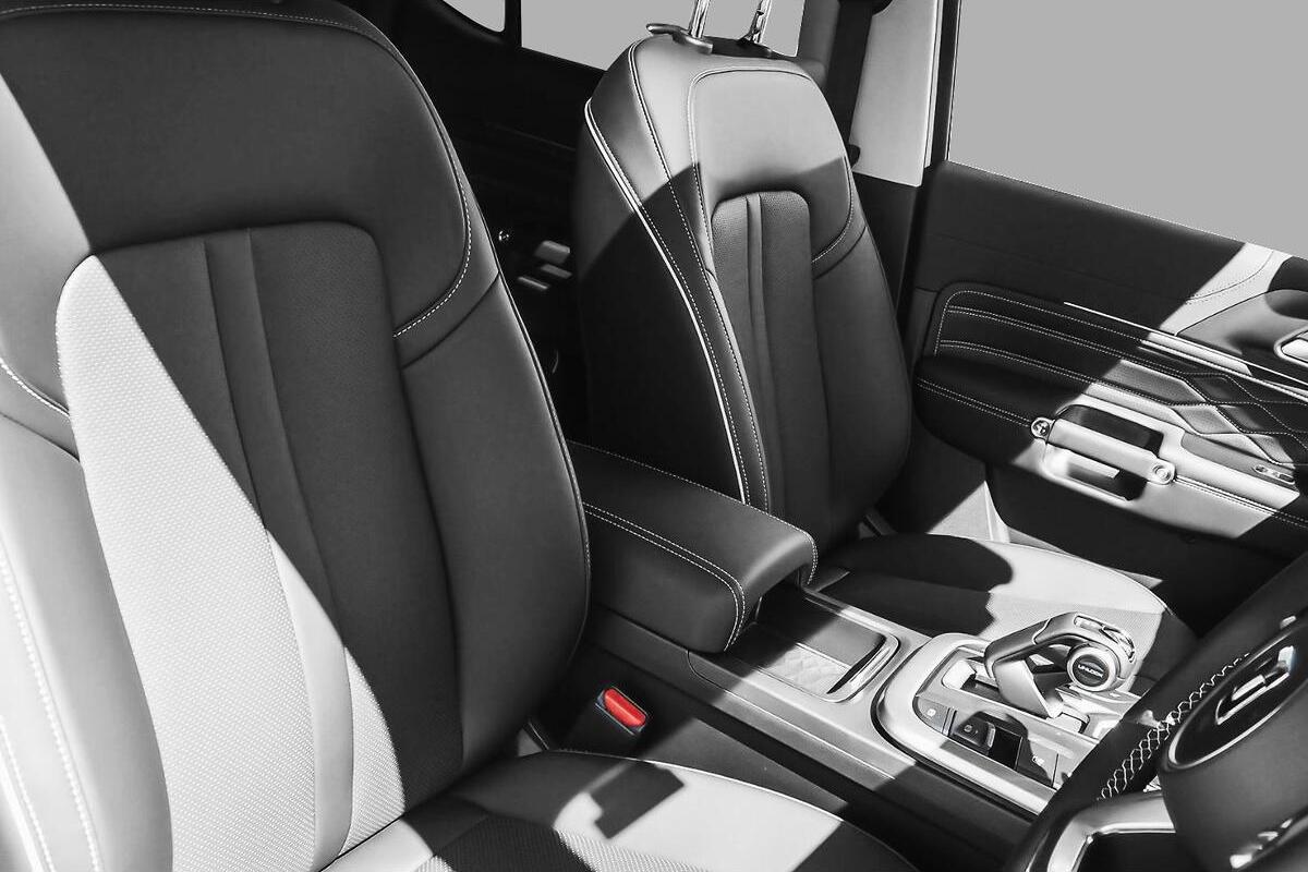 2025 GWM Tank 300 Ultra Hybrid Auto 4x4 image 5