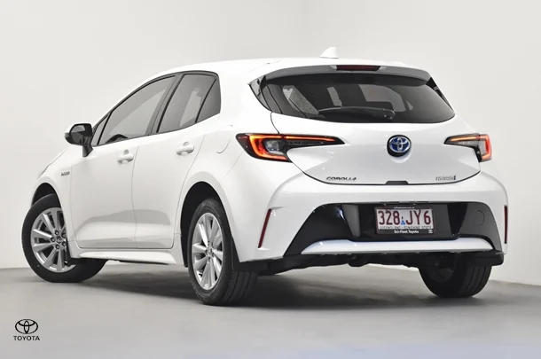 2024 Toyota Corolla Hatch Hybrid Ascent Sport image 5