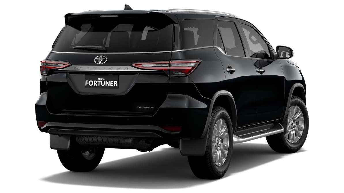 2025 Toyota Fortuner Crusade Automatic image 3