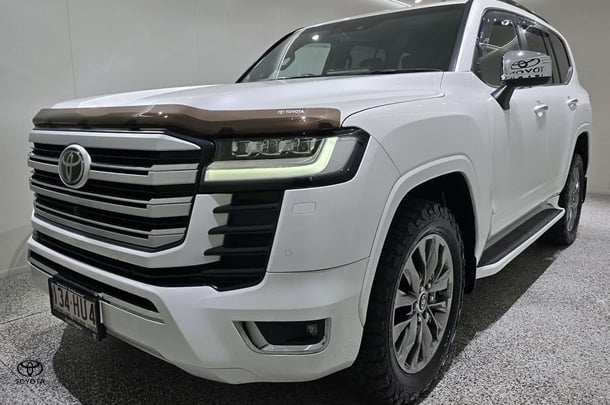 2023 Toyota Landcruiser Sahara ZX image 5