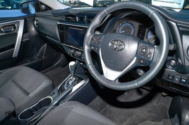 2016 Toyota Corolla Sedan SX image 6