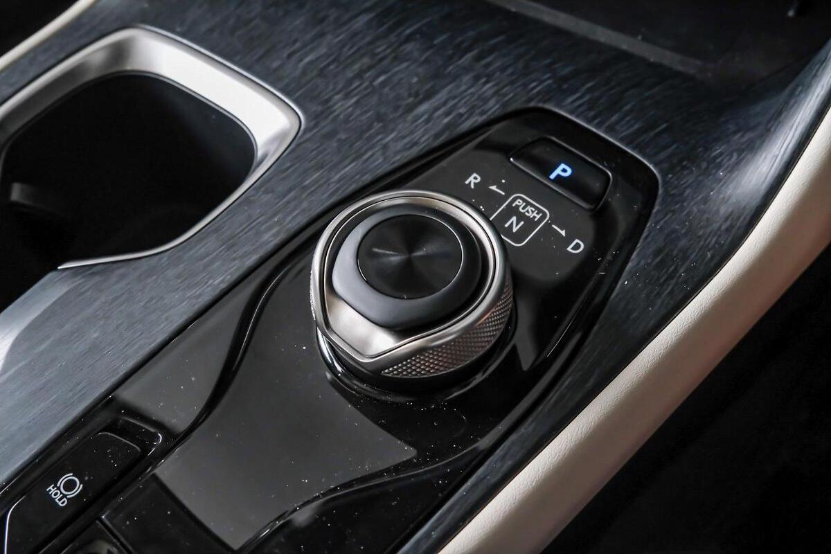 2025 Lexus RZ RZ450e Sports Luxury Auto image 17