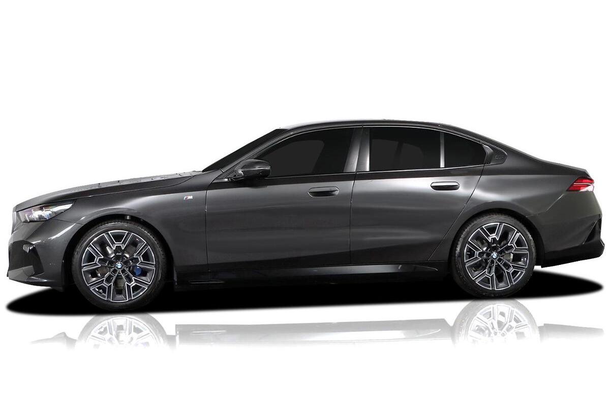 2025 BMW 5 Series 520i M Sport G60 Auto image 5