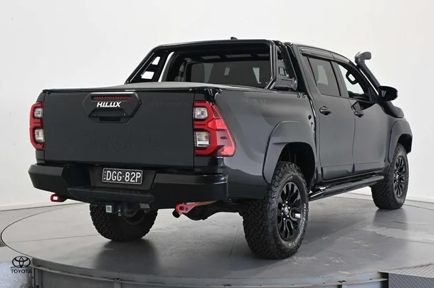2021 Toyota Hilux 4x4 Rugged X image 5