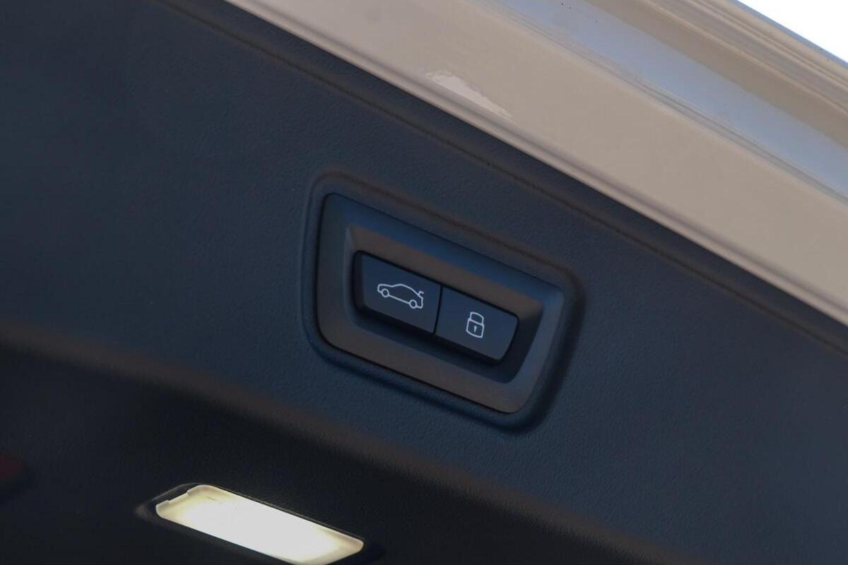 2025 BMW i5 M60 xDrive G61 Auto AWD image 13