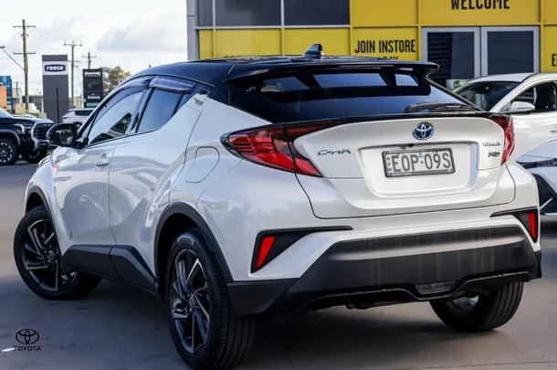 2021 Toyota C-HR Hybrid Koba 2WD image 2
