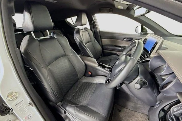 2022 Toyota C-HR Hybrid Koba 2WD image 12