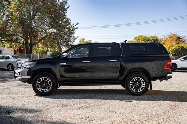2021 Toyota HILUX SR5 image 30