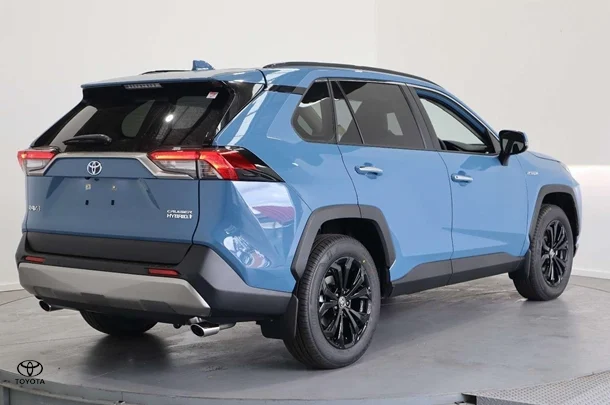 2024 Toyota RAV4 Hybrid Cruiser 2WD image 5