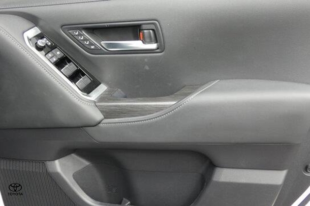 2023 Toyota Landcruiser GR Sport image 18