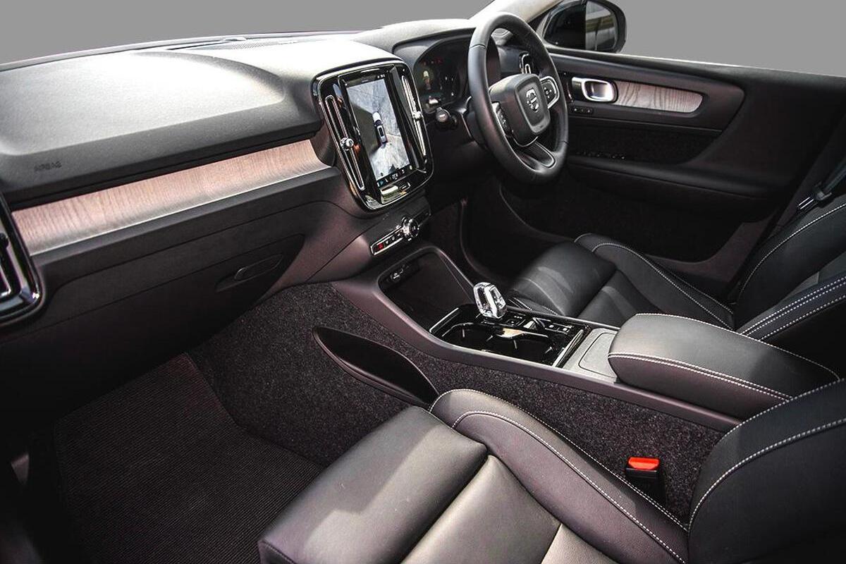 2024 Volvo XC40 Ultra B4 Dark Auto AWD MY25 image 7