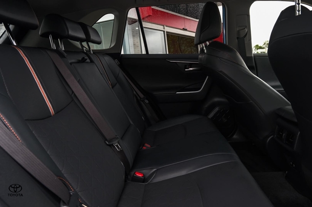 2019 Toyota RAV4 Edge AWD image 9