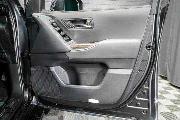 2022 Toyota Landcruiser Sahara image 18