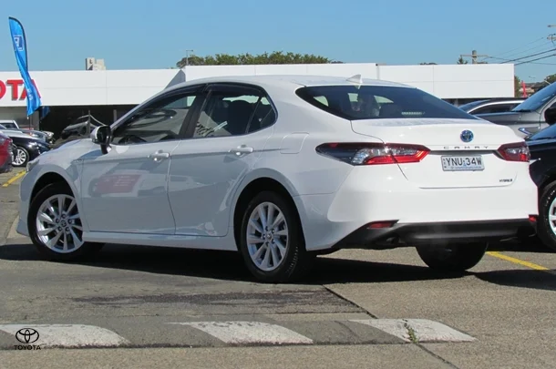 2024 Toyota Camry Hybrid Ascent image 4