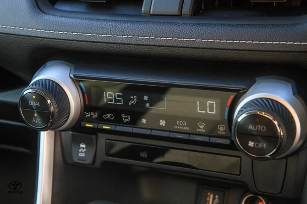 2023 Toyota Rav4 Hybrid GX image 18