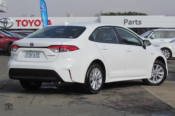 2024 Toyota Corolla Sedan Hybrid Ascent Sport image 5