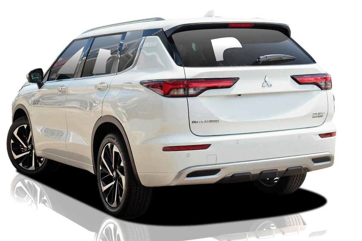 2025 Mitsubishi Outlander PHEV Exceed ZM Auto AWD MY24 image 4