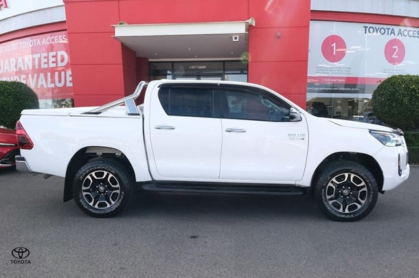 2021 Toyota Hilux SR5 image 5