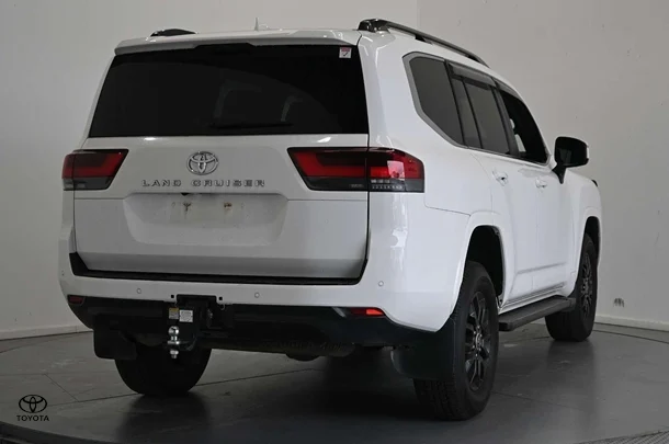 2022 Toyota Landcruiser VX image 5