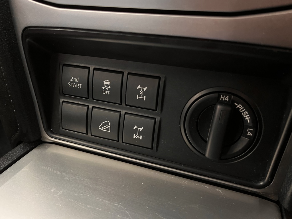 2022 Toyota Prado GXL image 18