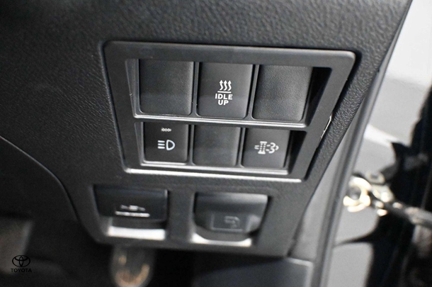 2021 Toyota Hilux 4x4 Rugged X image 17