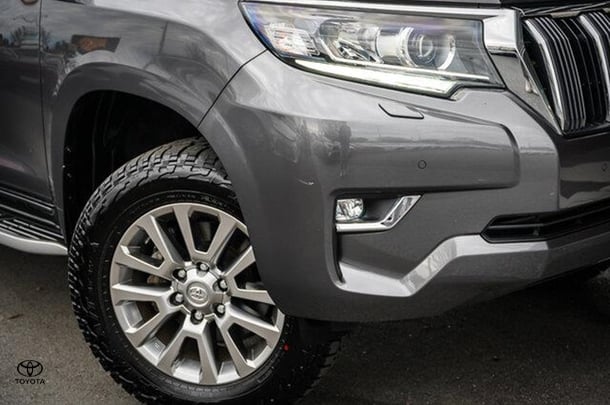 2021 Toyota Prado VX image 2