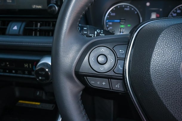 2020 TOYOTA RAV4 Hybrid GXL-2WD image 12
