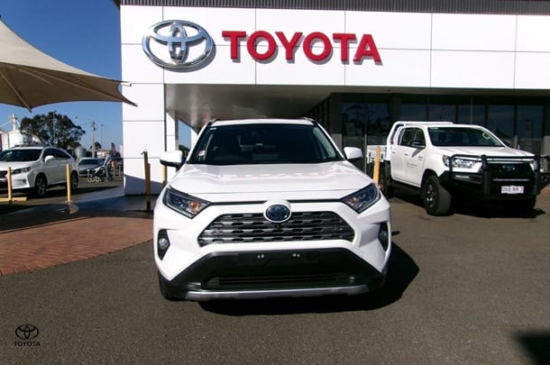 2020 Toyota RAV4 Hybrid Cruiser 2WD image 2