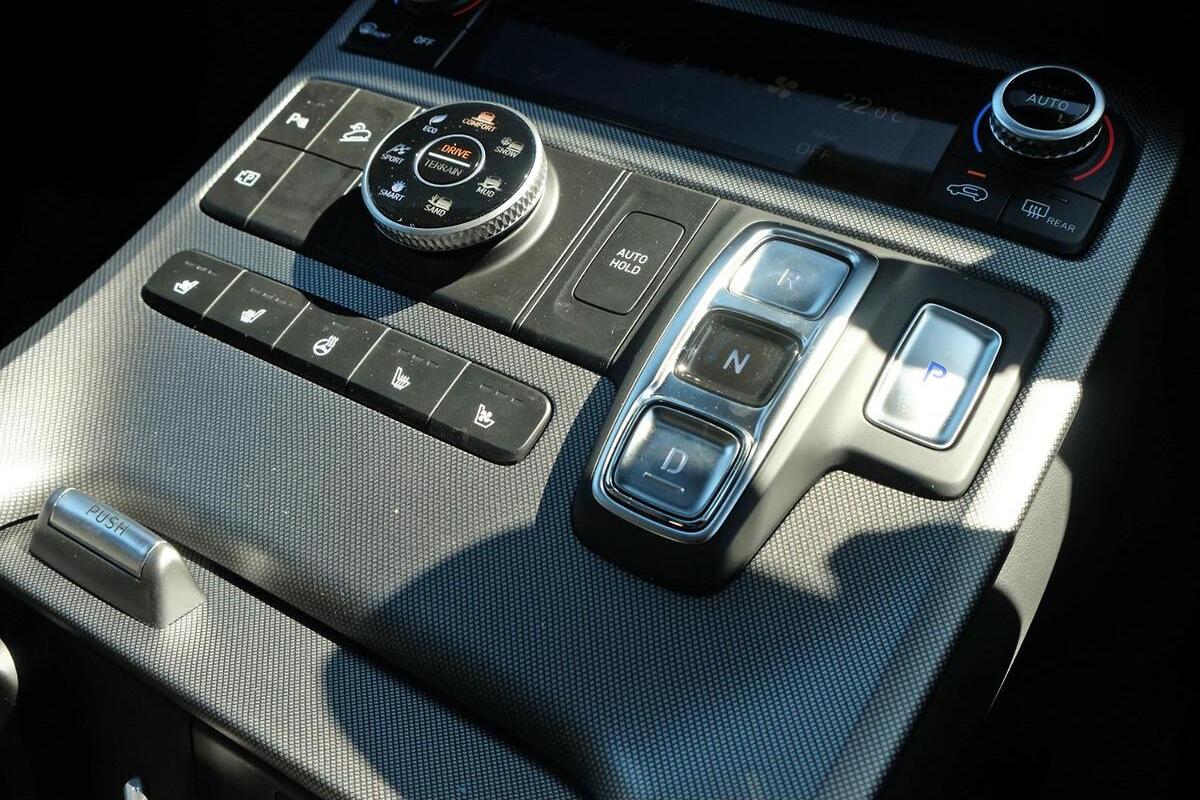 2025 Hyundai Palisade Calligraphy Black Ink Auto AWD MY25 image 15