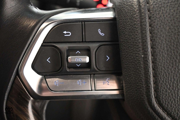 2022 Toyota Landcruiser VX image 14