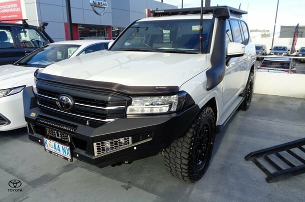 2022 Toyota Landcruiser GXL image 3