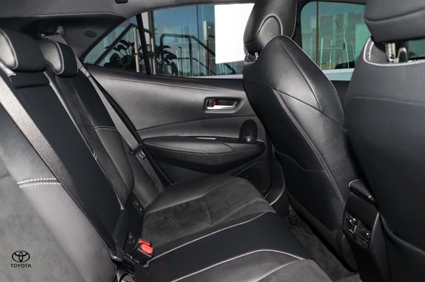2022 Toyota Corolla Hatch Hybrid ZR image 12